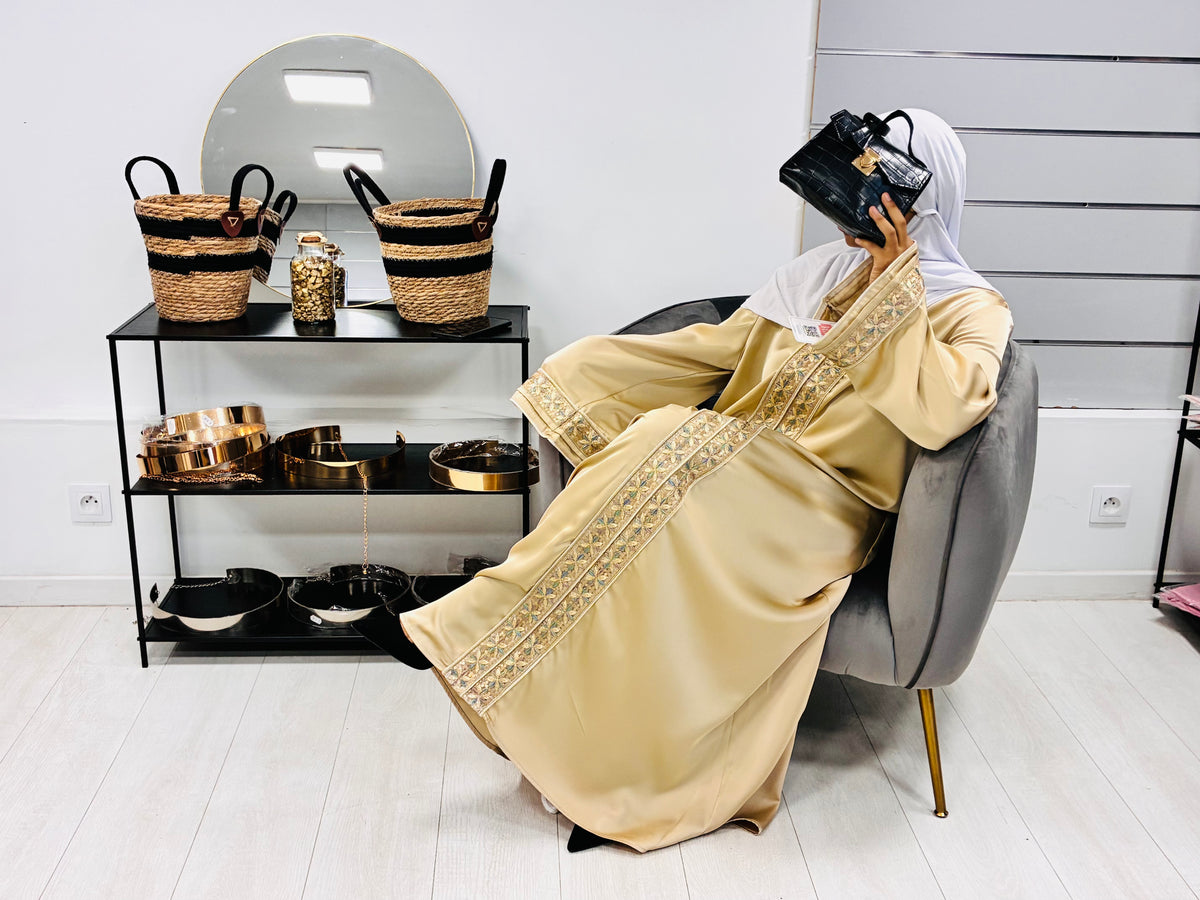 Abaya Farha